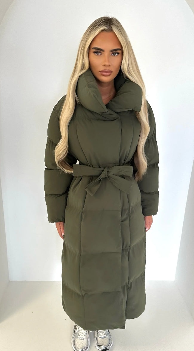 Extra long puffer with zipped pockets