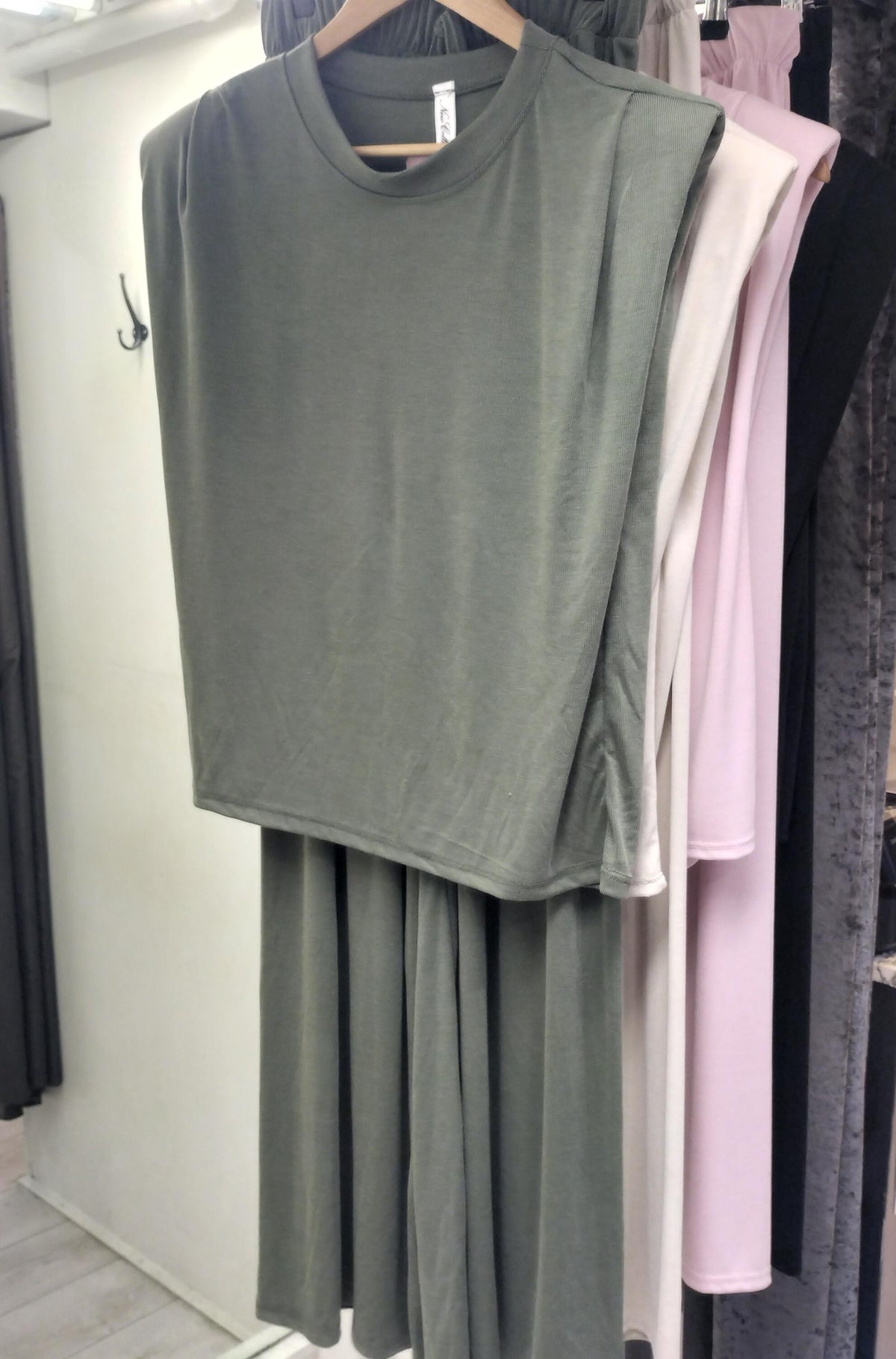 Padded shoulder trouser set