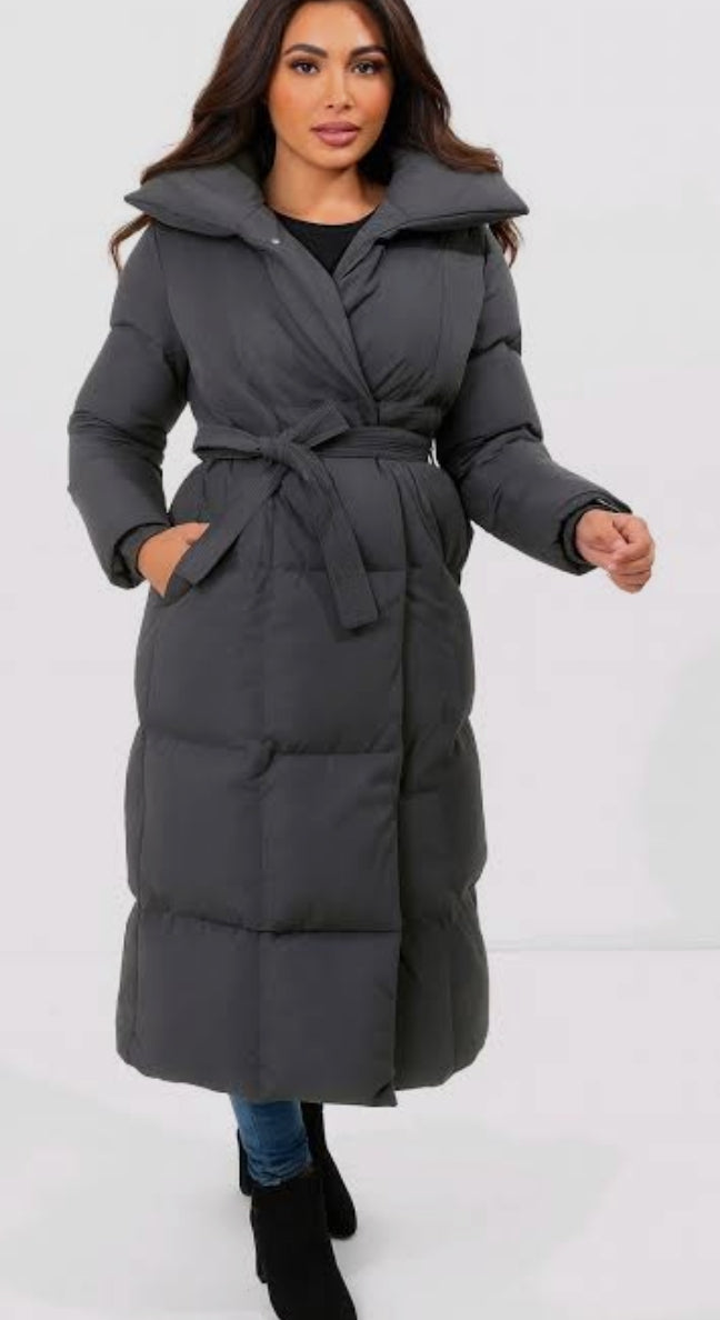 Extra long puffer with zipped pockets